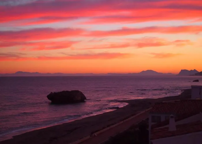 Stunning Unobstructed 180 Degree Sea View With 100 Square Meters Terrace - Costa Del Sol - Estepona- Long Term 公寓 *