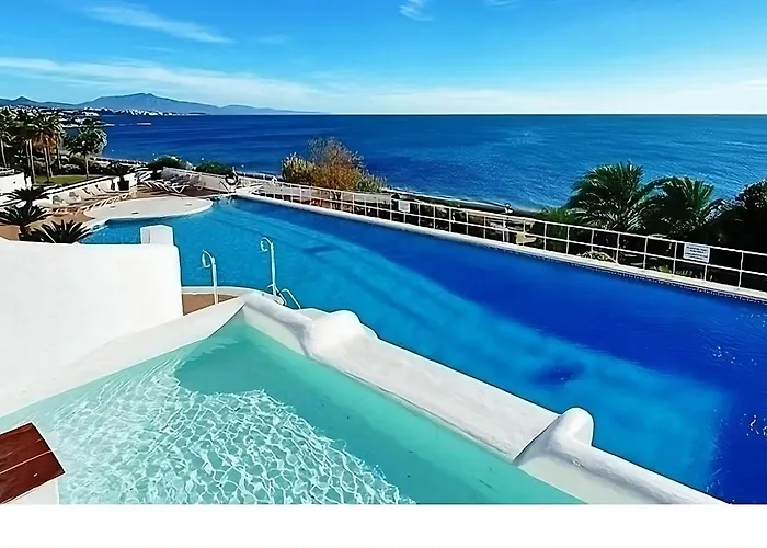 Stunning Unobstructed 180 Degree Sea View With 100 Square Meters Terrace - Costa Del Sol - Estepona- Long Term * 埃斯特波纳