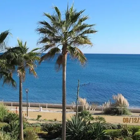 Seaside Vista Terrace: Panoramic Costa Del Sol Retreat Apartment *