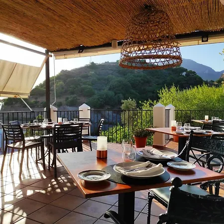 Stunning Unobstructed 180 Degree Sea View With 100 Square Meters Terrace - Costa Del Sol - Estepona- Long Term Lejlighed *