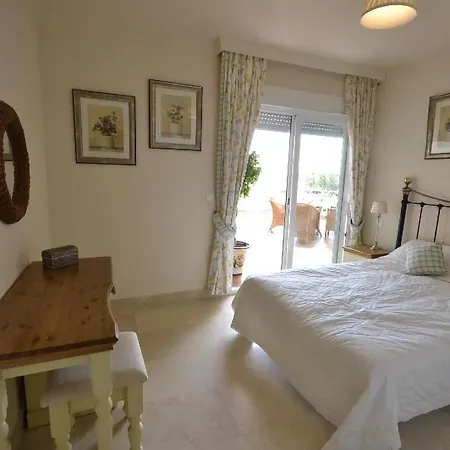 Seaside Vista Terrace: Panoramic Costa Del Sol Retreat * Estepona