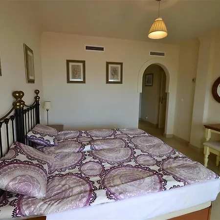 Seaside Vista Terrace: Panoramic Costa Del Sol Retreat Apartment *