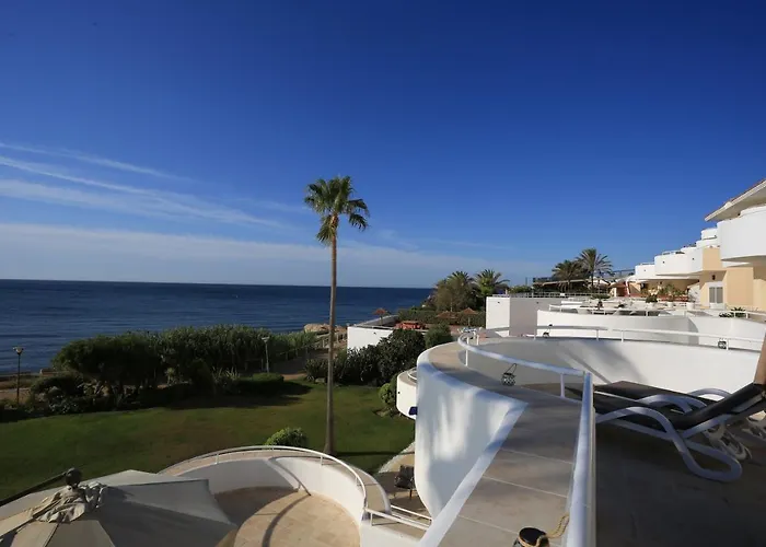 Stunning Unobstructed 180 Degree Sea View With 100 Square Meters Terrace - Costa Del Sol - Estepona- Long Term إِستيبونا